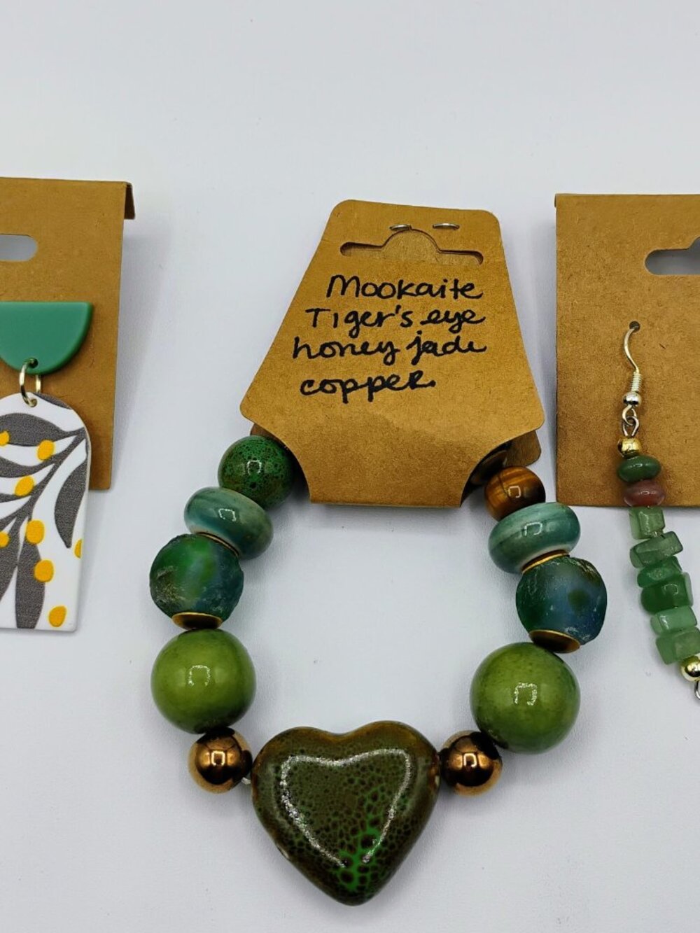 Gemstone bracelet set with 2 pairs of earrings - new condition